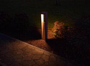 Lampe extérieure jardin, borne lumineuse de luxe design 1103 Luxury Lighting Fribourg Suisse