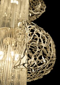 Suspension dorée design luxe Luxury Lighting Fribourg Suisse